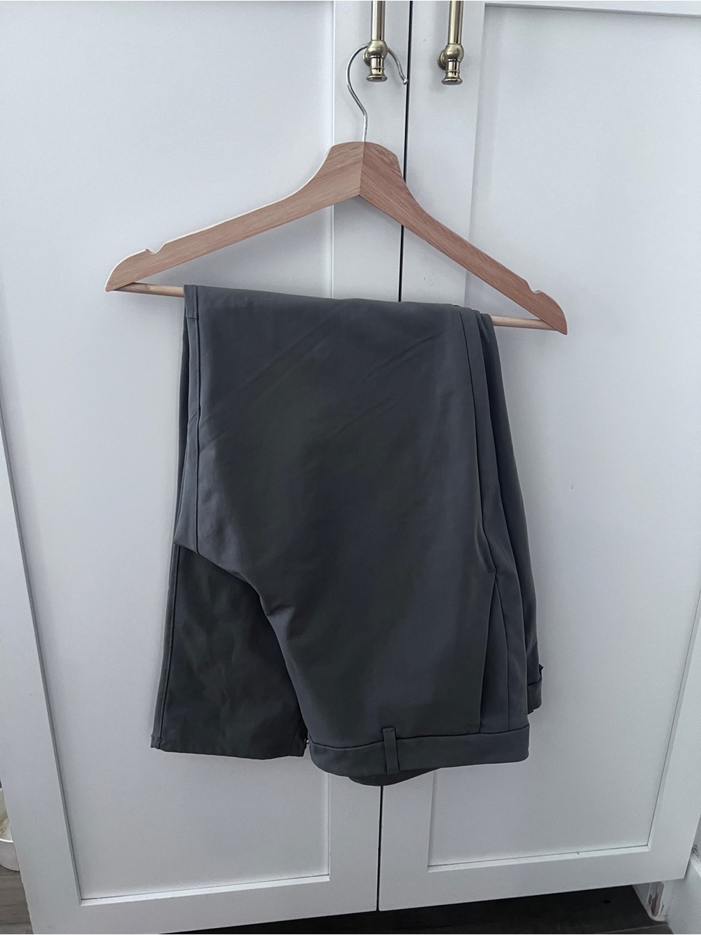 lululemon Slim-Fit Trouser 32L
Warpstreme size 38 gray